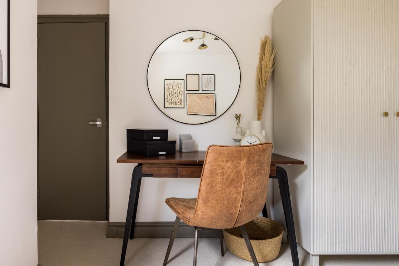 The Kensington And Chelsea Classic - Glamorous 2bdr Flat Лондон